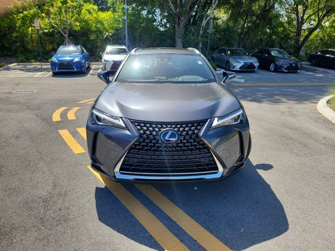 Used 2022 Lexus UX 250h w/ Accessory Package (Z2) AWD/4WD image 2