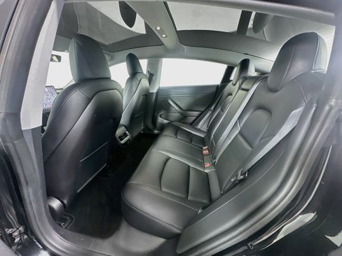 Used 2018 Tesla Model 3 Mid Range RWD image 26