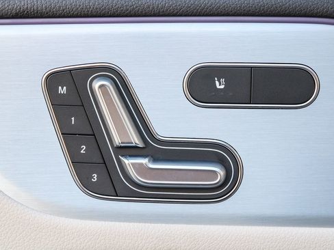 Certified 2025 Mercedes-Benz GLA 250 4MATIC image 23