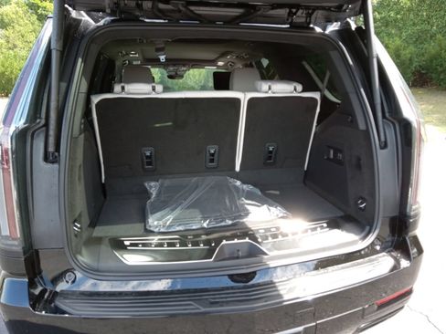 New 2026 Cadillac Escalade Platinum Sport AWD/4WD image 29
