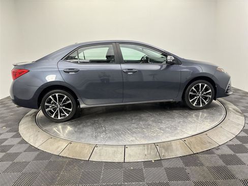 Used 2017 Toyota Corolla XSE image 17