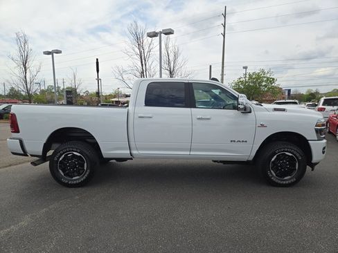 Used 2026 RAM 2500 Laramie AWD/4WD image 11