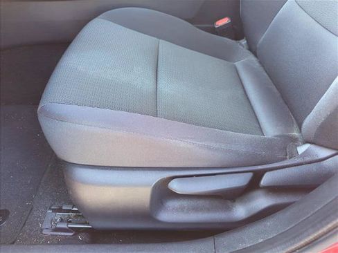 Used 2025 Toyota Prius LE FWD image 12