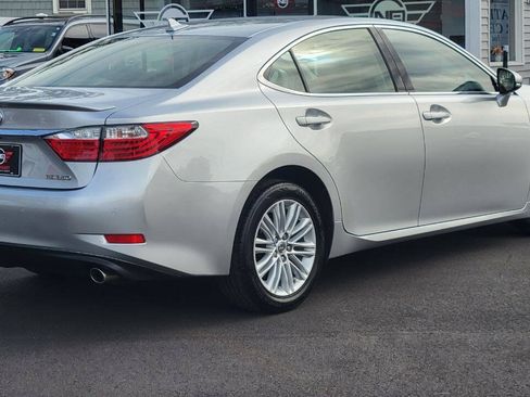Used 2014 Lexus ES 350 w/ Luxury Package FWD image 6
