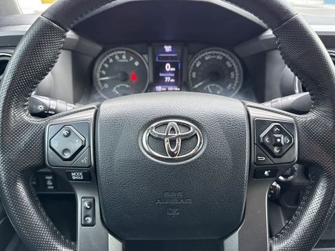 Used 2016 Toyota Tacoma TRD Sport image 25