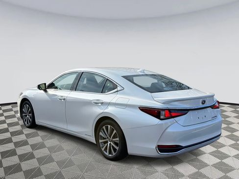 Used 2020 Lexus ES 300h w/ Premium Package image 4