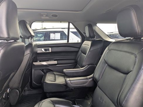 Used 2021 Ford Explorer Limited w/ Equipment Group 301A image 14