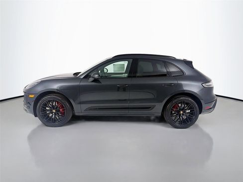 New 2026 Porsche Macan GTS image 2
