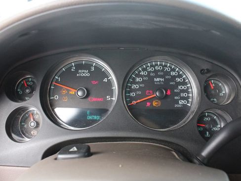 Used 2009 GMC Sierra 2500 SLT w/ Entertainment Package AWD/4WD image 8