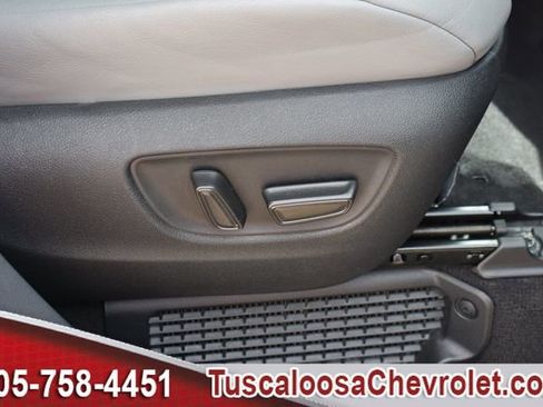 Used 2023 Toyota Sienna XLE FWD image 28