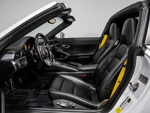 Used 2017 Porsche 911 Targa 4 AWD/4WD image 25