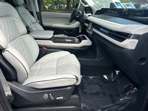 New 2026 Lincoln Navigator Black Label AWD/4WD image 14