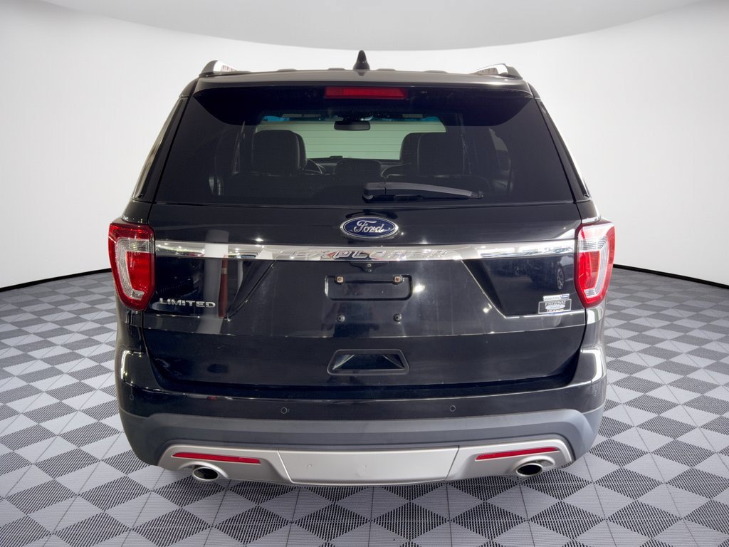 Used 2016 Ford Explorer Limited w/ Equipment Group 301A AWD/4WD image 8