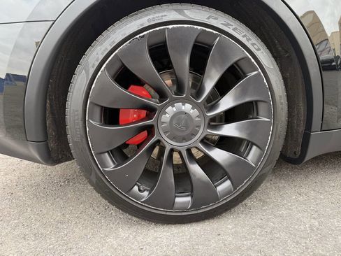 Used 2023 Tesla Model Y Performance image 30