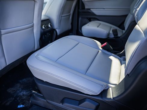 New 2026 Ford Explorer Active w/ Active Comfort Package image 37