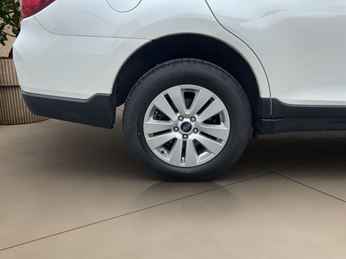 Used 2018 Subaru Outback 2.5i Premium AWD/4WD image 16