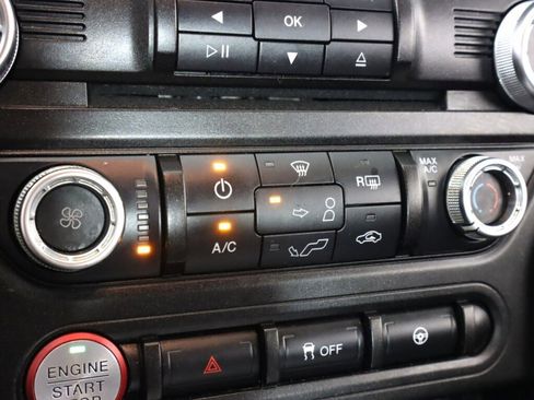 Used 2018 Ford Mustang Coupe image 21