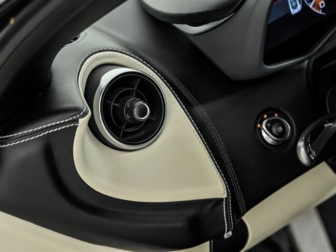 Used 2017 McLaren 570S RWD image 22