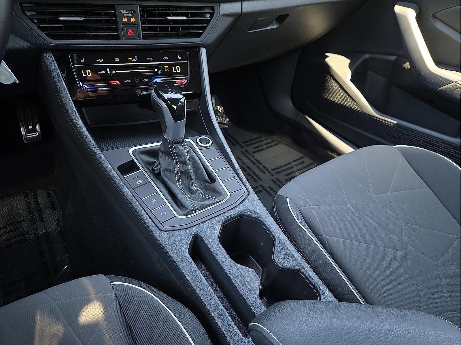 Used 2025 Volkswagen Jetta Sport FWD image 25
