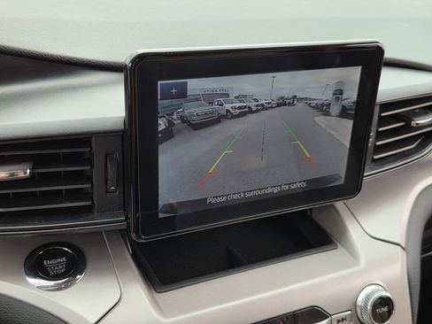 Used 2023 Ford Explorer XLT image 18