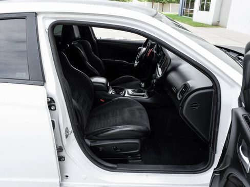 Used 2019 Dodge Charger Scat Pack w/ Daytona Edition Group RWD image 39