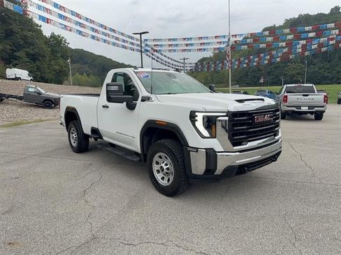 Used 2024 GMC Sierra 3500 Pro AWD/4WD image 3