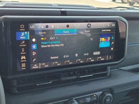 Certified 2025 Jeep Wrangler Unlimited Rubicon 4xe w/ Convenience Group AWD/4WD image 9