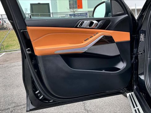 Used 2025 BMW X5 xDrive40i w/ Executive Package image 22