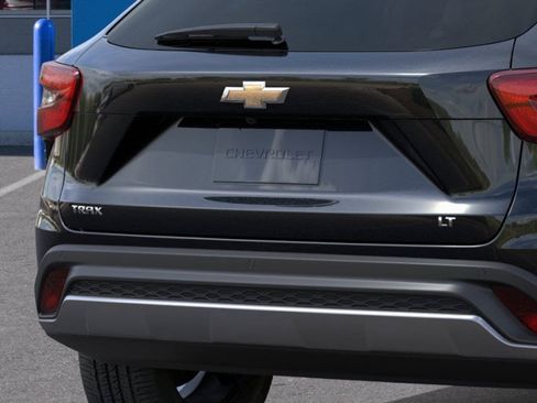 New 2026 Chevrolet Trax LT w/ Driver Confidence Package FWD image 40