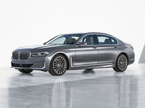 Used 2021 BMW 740i w/ M Sport Package RWD image 1
