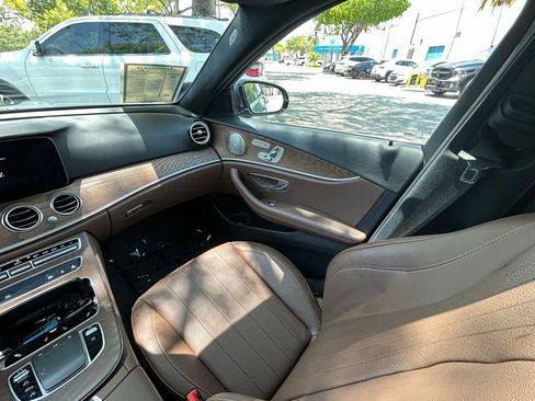 Used 2023 Mercedes-Benz E 350 4MATIC Sedan image 11