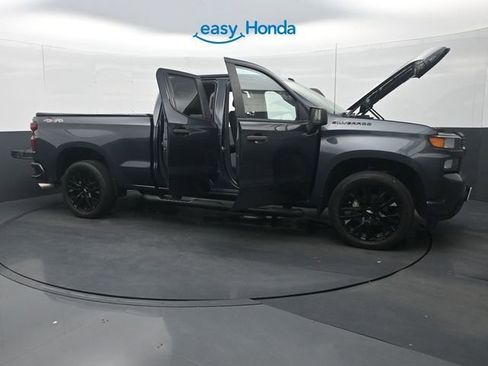 Used 2020 Chevrolet Silverado 1500 Custom w/ Custom Value Package AWD/4WD image 34