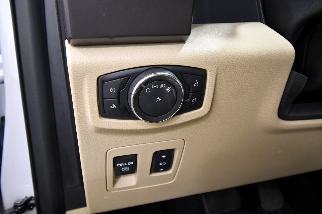 Used 2018 Ford F150 XLT w/ Equipment Group 302A Luxury AWD/4WD image 18