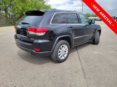Used 2021 Jeep Grand Cherokee Laredo AWD/4WD image 3