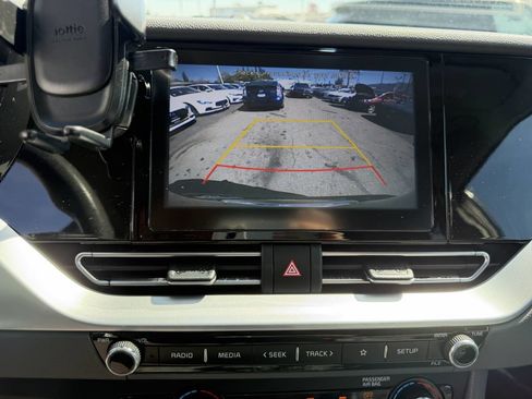 Used 2020 Kia Niro LX image 29
