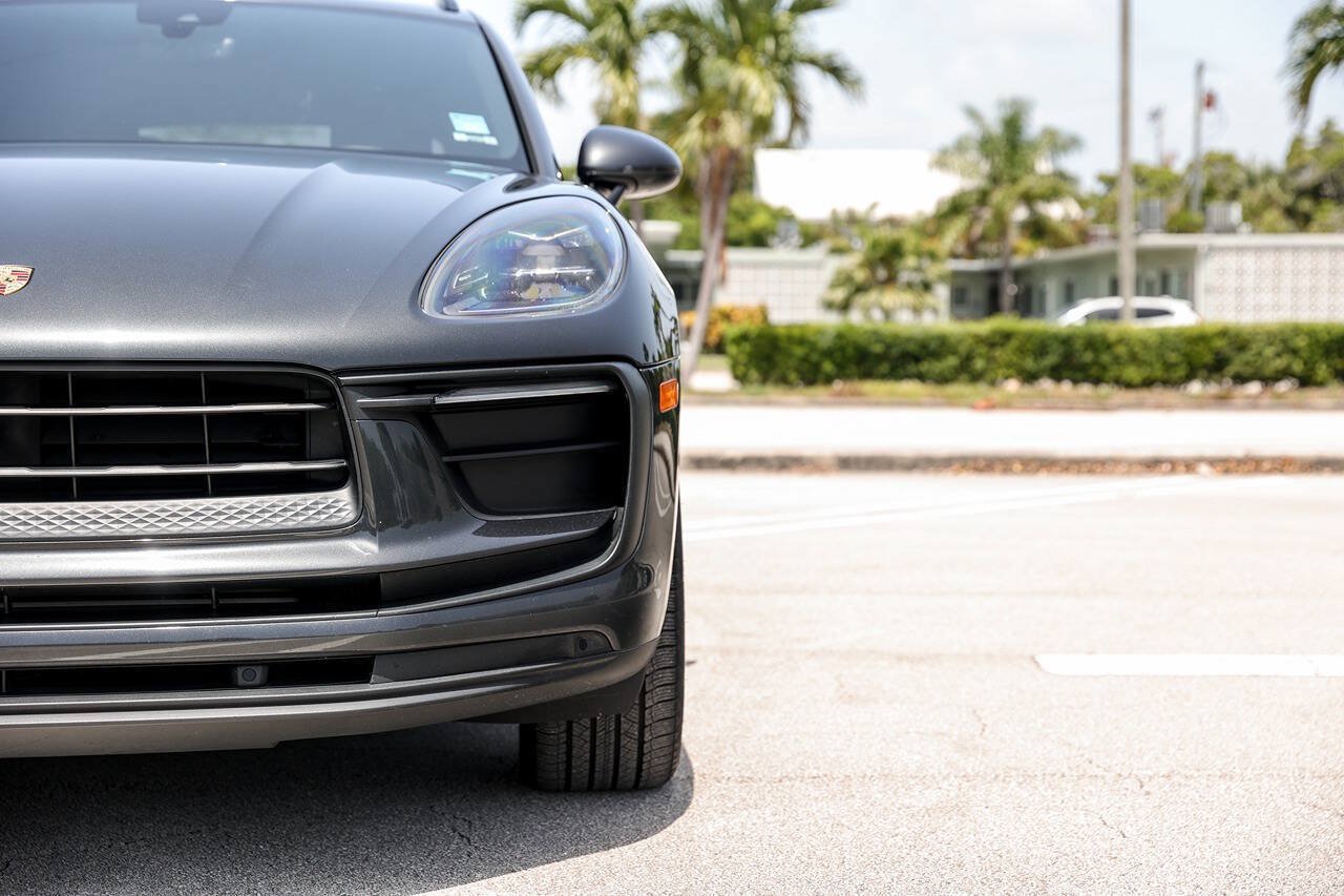 Used 2022 Porsche Macan AWD/4WD image 12
