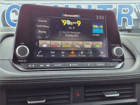 Used 2024 Nissan Rogue SV image 15