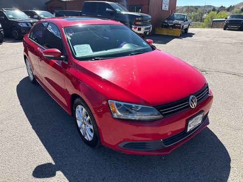 Used 2014 Volkswagen Jetta SE image 1