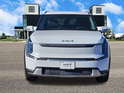 New 2026 Kia EV9 Wind
