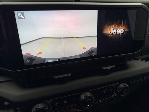 Used 2025 Jeep Gladiator Mojave w/ Safety Group image 61