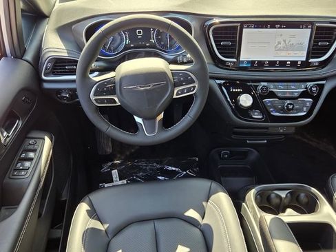 New 2026 Chrysler Pacifica Select FWD image 14