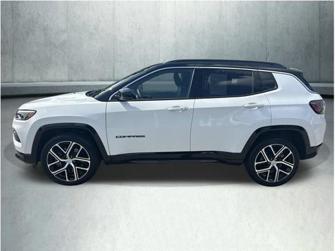 Used 2024 Jeep Compass Limited w/ Elite Group AWD/4WD image 2