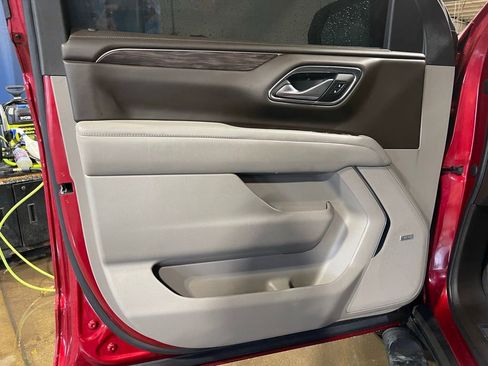 Used 2023 Chevrolet Tahoe Z71 w/ Luxury Package image 16