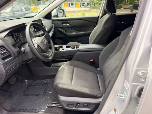 Used 2025 Nissan Rogue SV AWD/4WD image 14