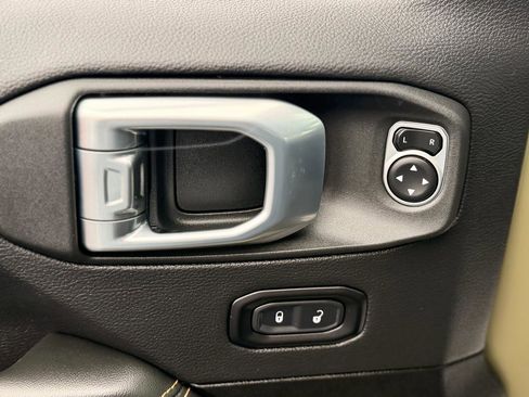 Used 2026 Jeep Wrangler Sahara image 11