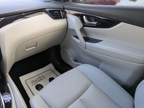 Used 2022 Nissan Rogue Sport SL w/ Premium Package image 14