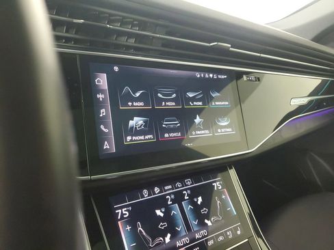 Used 2023 Audi Q8 Premium Plus image 29