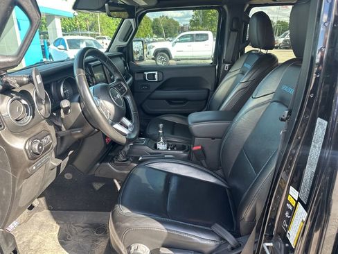 Used 2021 Jeep Wrangler Unlimited Rubicon 4xe w/ Cold Weather Group AWD/4WD image 5