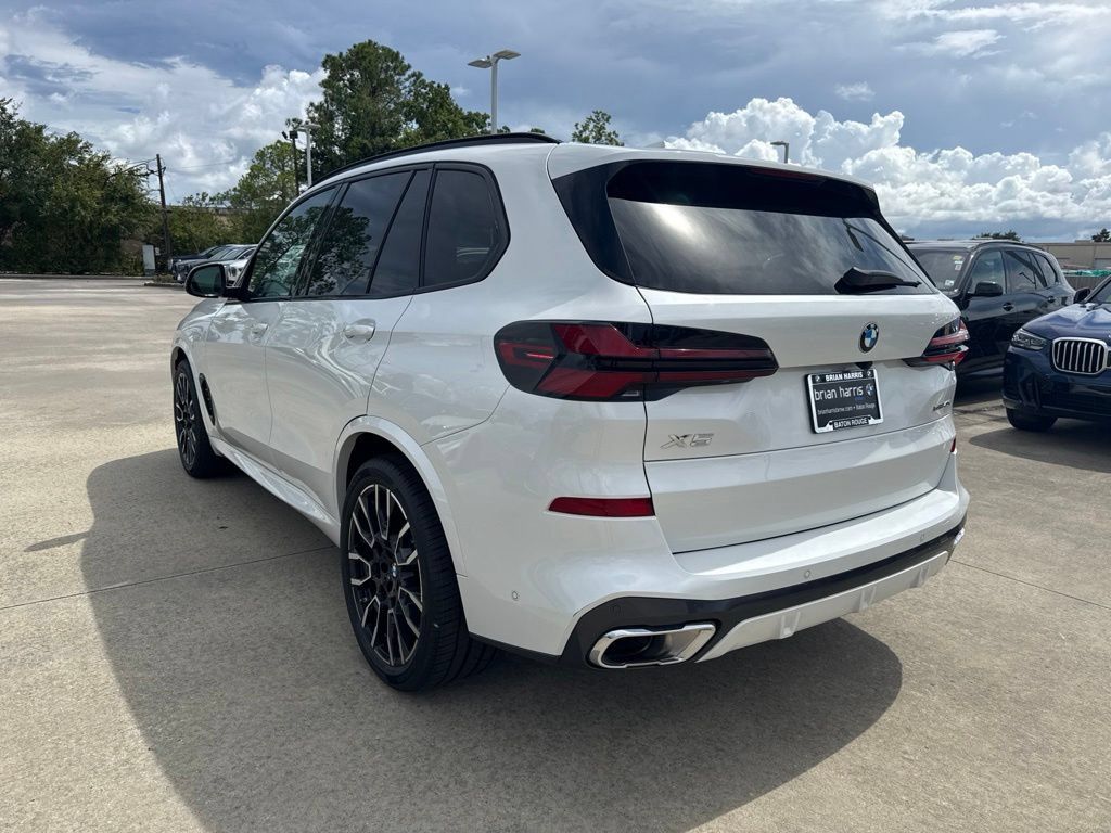 Certified 2024 BMW X5 xDrive40i w/ M Sport Package AWD/4WD image 3