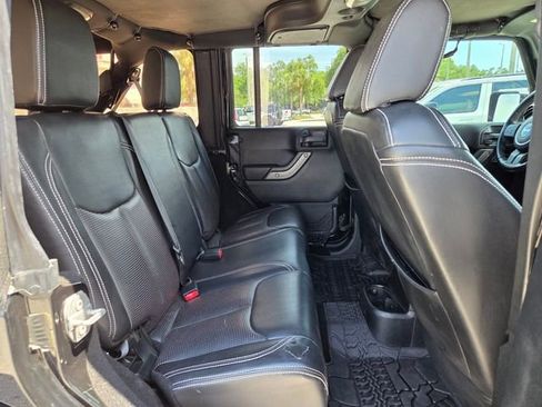 Used 2018 Jeep Wrangler Unlimited Sport S AWD/4WD image 17